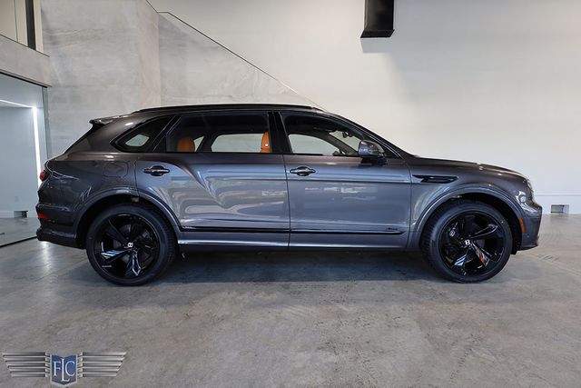 2023 Bentley Bentayga EWB Azure AWD - 22797134 - 2