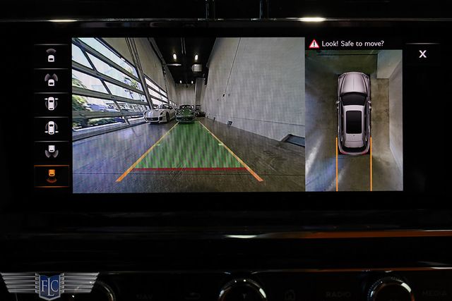 2023 Bentley Bentayga EWB Azure AWD - 22797134 - 35