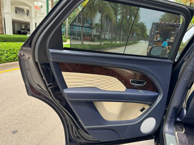 2023 Bentley Bentayga EWB V8 AWD - 23037288 - 15
