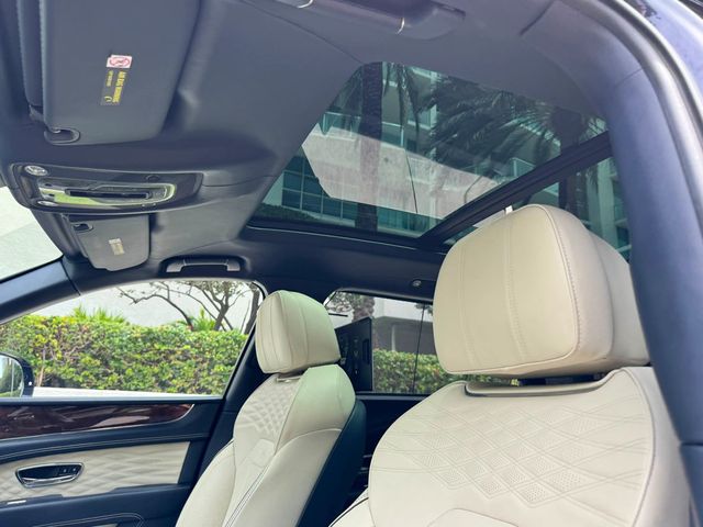 2023 Bentley Bentayga EWB V8 AWD - 23037288 - 17