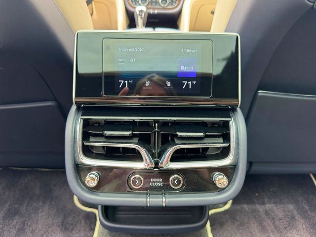2023 Bentley Bentayga EWB V8 AWD - 23037288 - 22