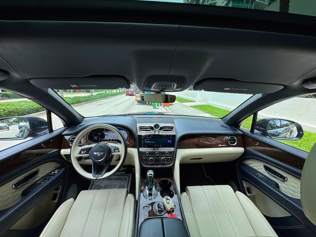 2023 Bentley Bentayga EWB V8 AWD - 23037288 - 25