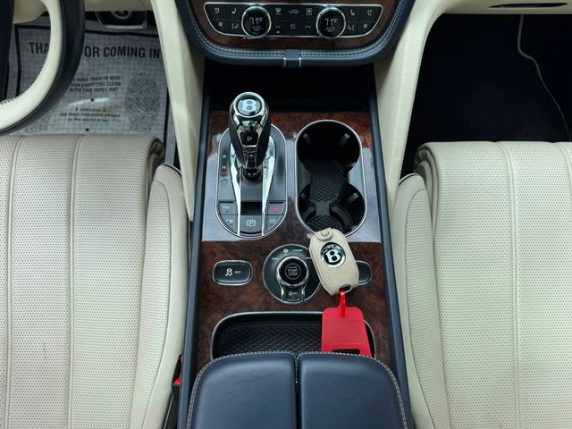 2023 Bentley Bentayga EWB V8 AWD - 23037288 - 26