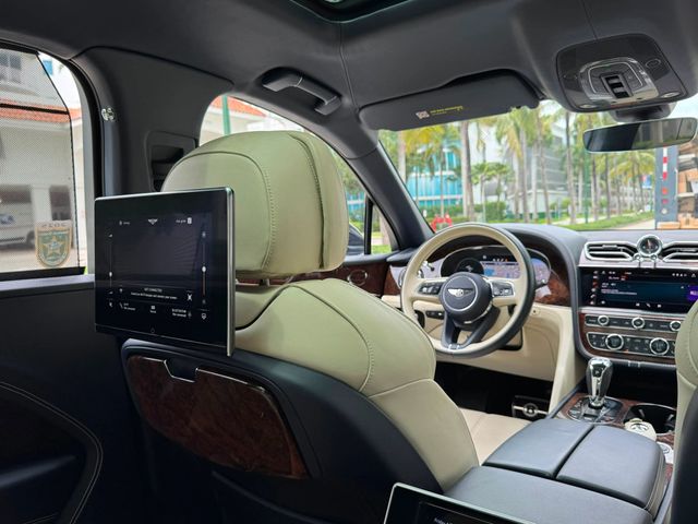 2023 Bentley Bentayga EWB V8 AWD - 23037288 - 29