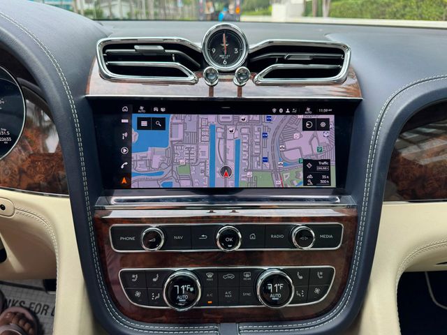 2023 Bentley Bentayga EWB V8 AWD - 23037288 - 40
