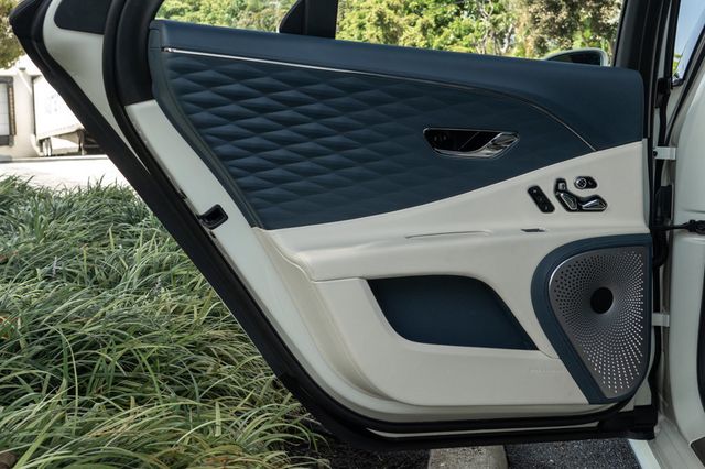 2023 Bentley Flying Spur Las Olas Collection - 23066144 - 33
