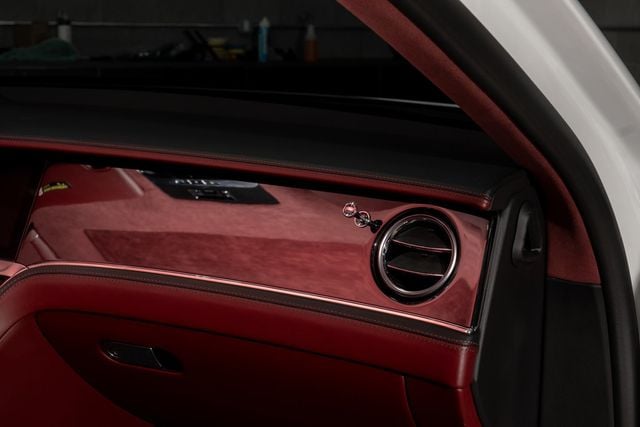 2023 Bentley Flying Spur V8 Sedan - 22960214 - 15