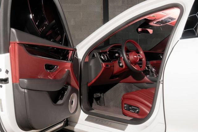 2023 Bentley Flying Spur V8 Sedan - 22960214 - 25