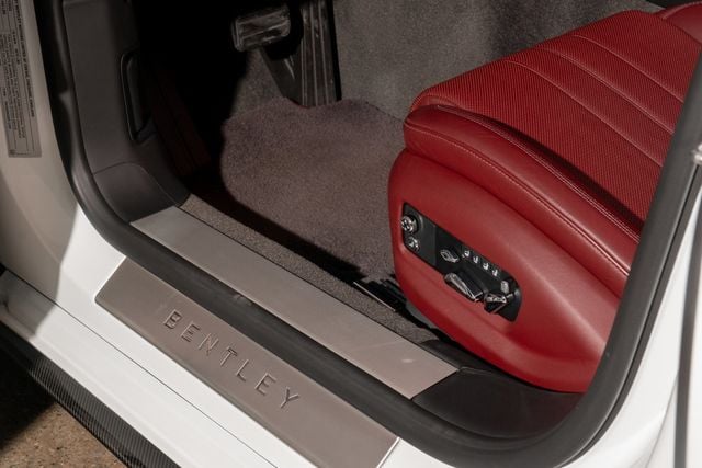 2023 Bentley Flying Spur V8 Sedan - 22960214 - 27