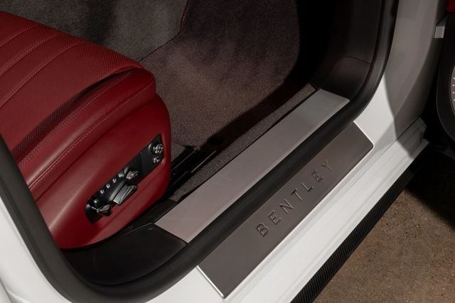 2023 Bentley Flying Spur V8 Sedan - 22960214 - 30