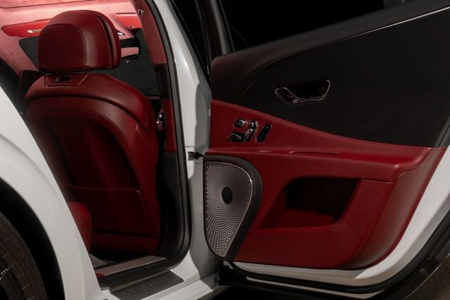 2023 Bentley Flying Spur V8 Sedan - 22960214 - 33