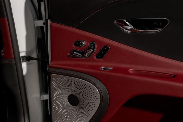 2023 Bentley Flying Spur V8 Sedan - 22960214 - 34