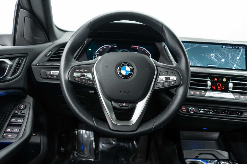 BMW 2 Series photo 15
