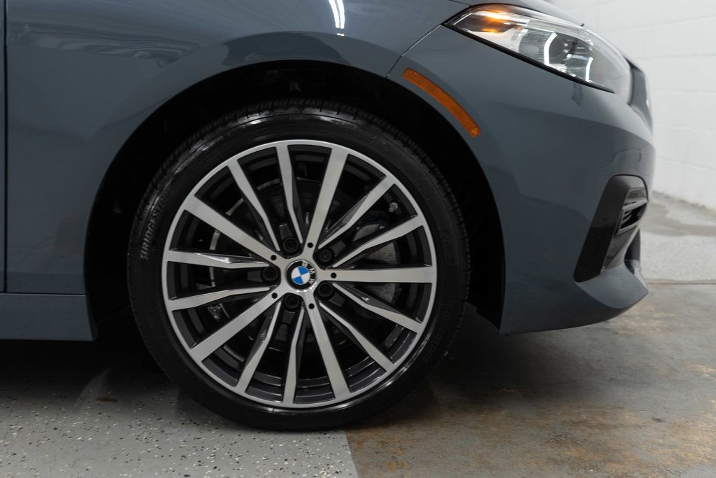 BMW 2 Series photo 38