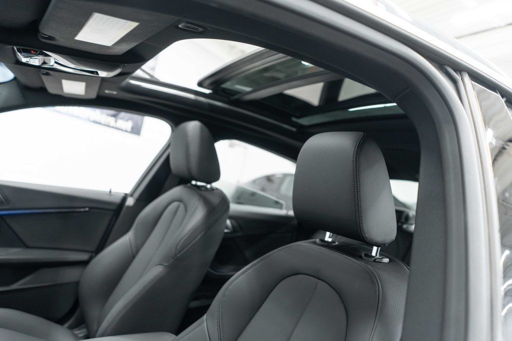 BMW 2 Series photo 8