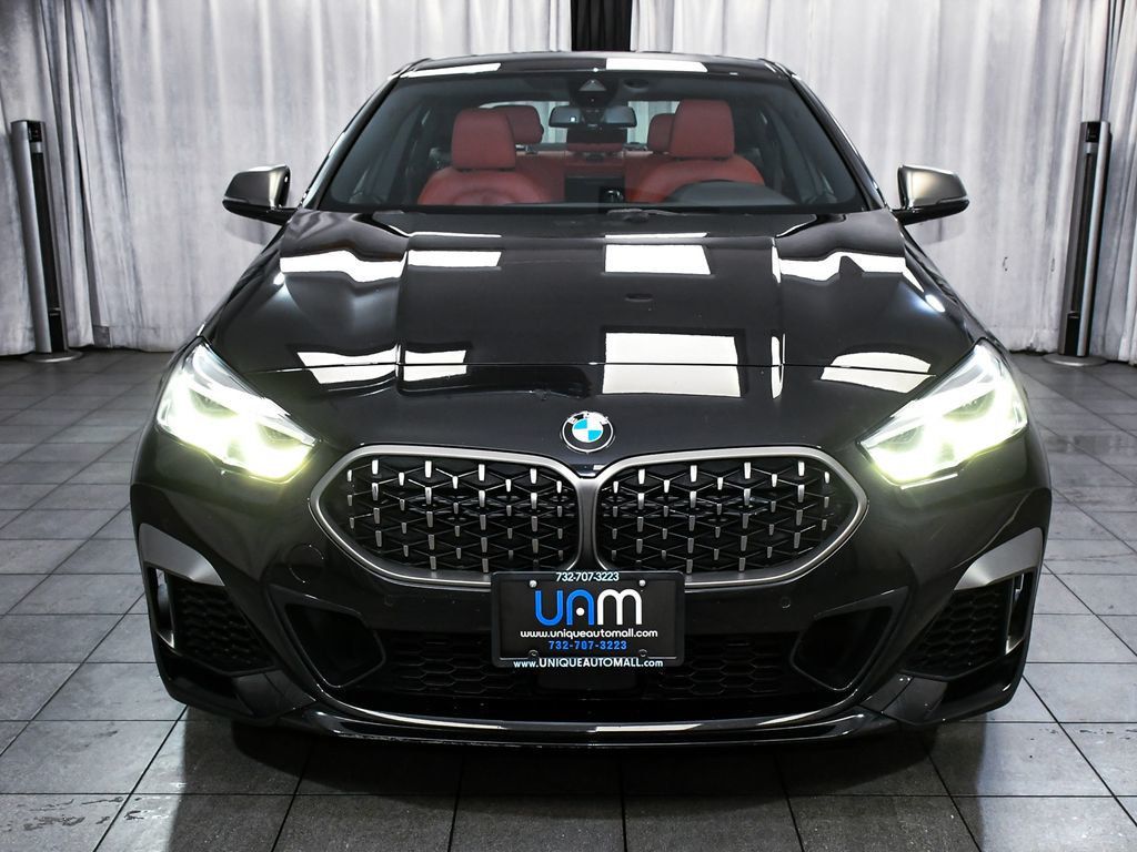 BMW 2 Series photo 2