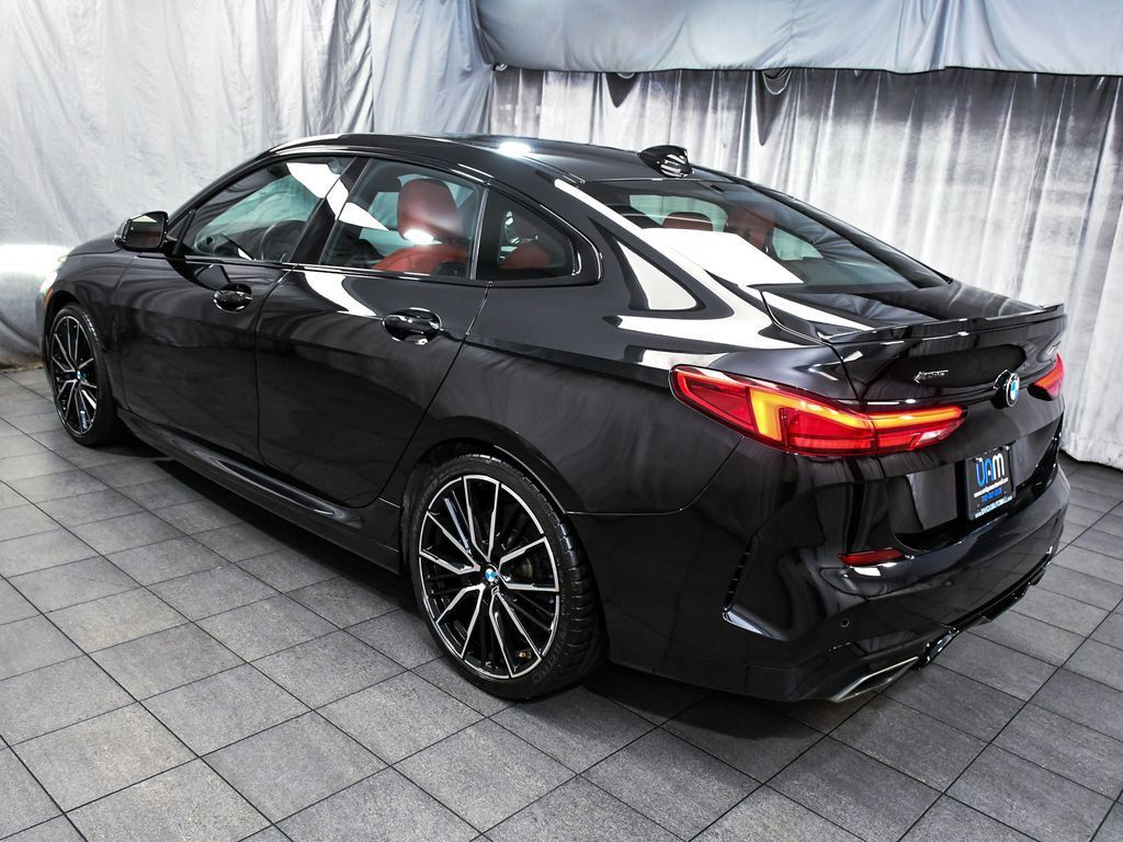 BMW 2 Series photo 4
