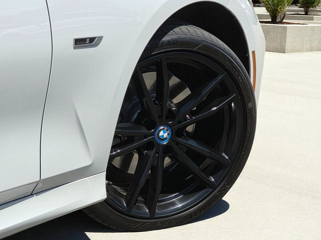 2023 BMW 3 Series 330e Plug-In Hybrid - 22911391 - 12