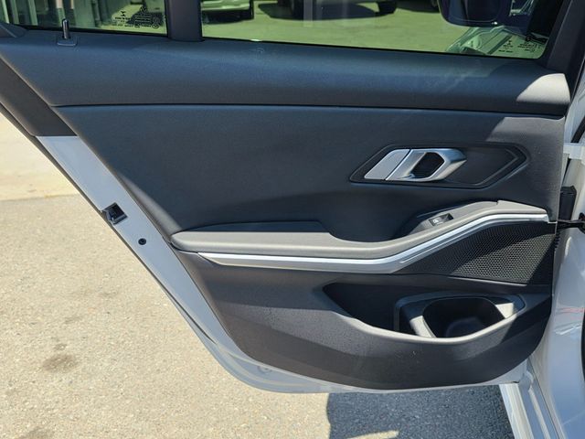 2023 BMW 3 Series 330e Plug-In Hybrid - 22911391 - 31