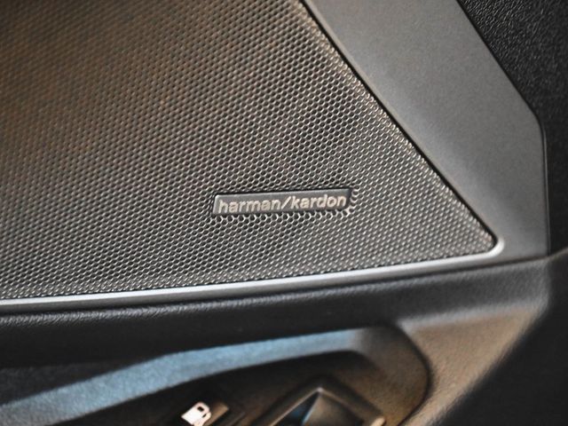 2023 BMW 3 Series 330e xDrive - 22951589 - 9