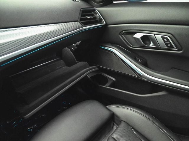 2023 BMW 3 Series 330e xDrive - 22951589 - 16