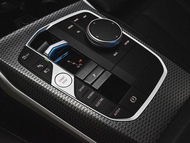 2023 BMW 3 Series 330e xDrive - 22951589 - 26