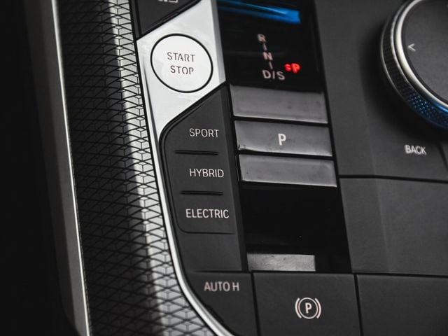 2023 BMW 3 Series 330e xDrive - 22951589 - 27