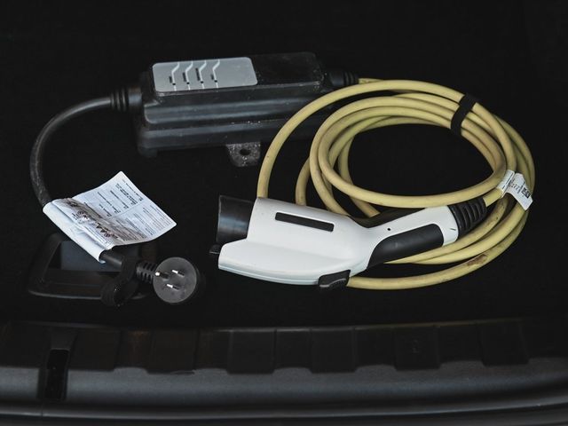 2023 BMW 3 Series 330e xDrive - 22951589 - 38