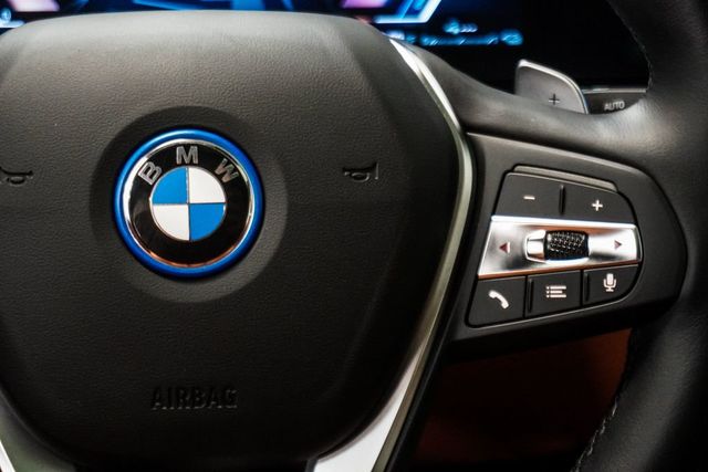 2023 BMW 3 Series 330e xDrive Plug-In Hybrid - 23062154 - 14
