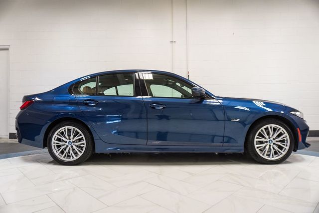 2023 BMW 3 Series 330e xDrive Plug-In Hybrid - 23062154 - 32