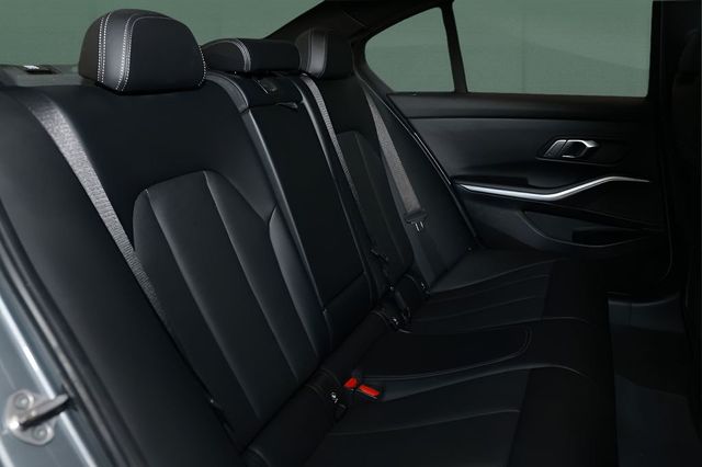 2023 BMW 3 Series 330e xDrive Plug-In Hybrid - 22980228 - 14