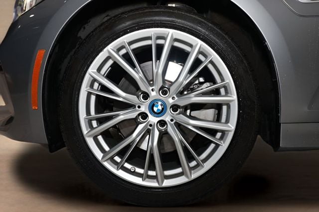 2023 BMW 3 Series 330e xDrive Plug-In Hybrid - 22980228 - 23