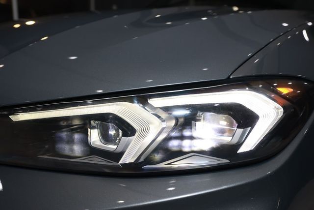 2023 BMW 3 Series 330e xDrive Plug-In Hybrid - 22980228 - 29