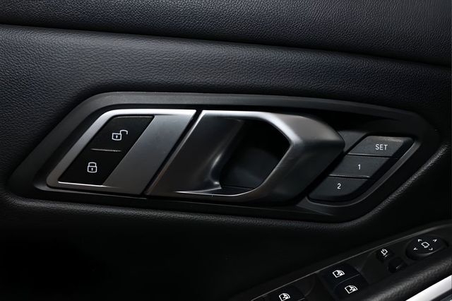 2023 BMW 3 Series 330e xDrive Plug-In Hybrid - 22980228 - 34