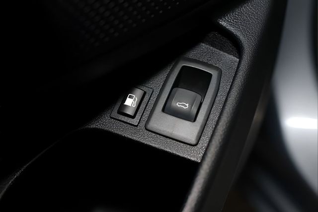 2023 BMW 3 Series 330e xDrive Plug-In Hybrid - 22980228 - 42