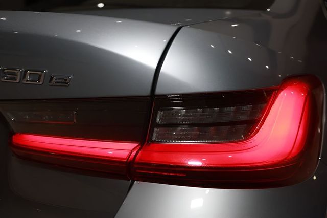 2023 BMW 3 Series 330e xDrive Plug-In Hybrid - 22980228 - 47