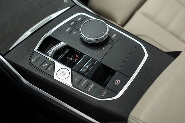 2023 BMW 3 Series 330e xDrive Plug-In Hybrid - 22982607 - 17