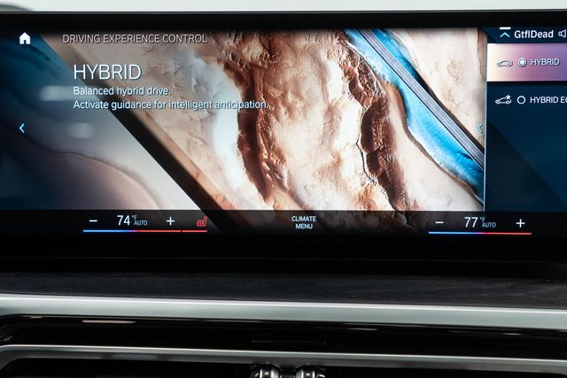 2023 BMW 3 Series 330e xDrive Plug-In Hybrid - 22982607 - 24