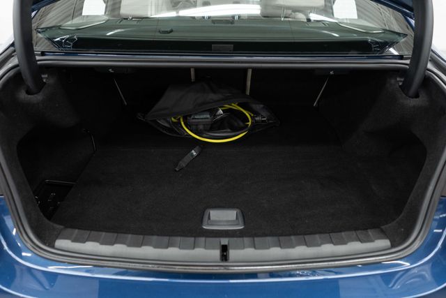 2023 BMW 3 Series 330e xDrive Plug-In Hybrid - 22982607 - 33