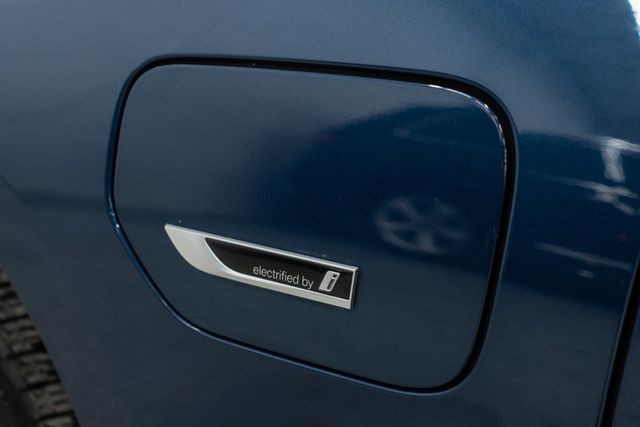 2023 BMW 3 Series 330e xDrive Plug-In Hybrid - 22982607 - 35