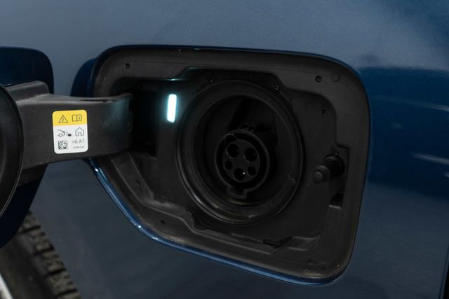 2023 BMW 3 Series 330e xDrive Plug-In Hybrid - 22982607 - 36