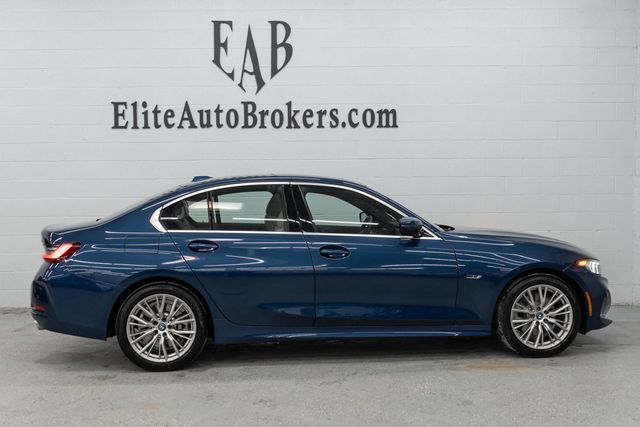 2023 BMW 3 Series 330e xDrive Plug-In Hybrid - 22982607 - 4