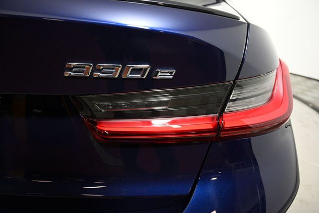 2023 BMW 3 Series 330e xDrive Plug-In Hybrid - 22993430 - 10