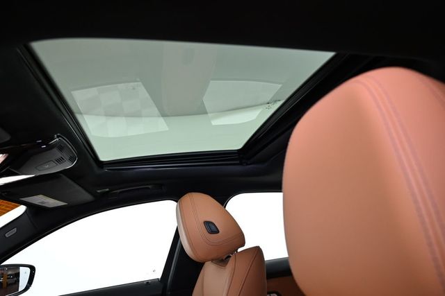 2023 BMW 3 Series 330e xDrive Plug-In Hybrid - 22993430 - 19