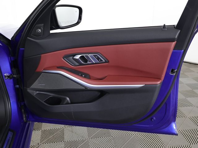 2023 BMW 3 Series 330i xDrive - 22975432 - 25