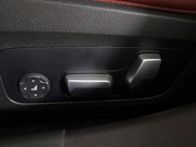 2023 BMW 3 Series 330i xDrive - 22975432 - 34