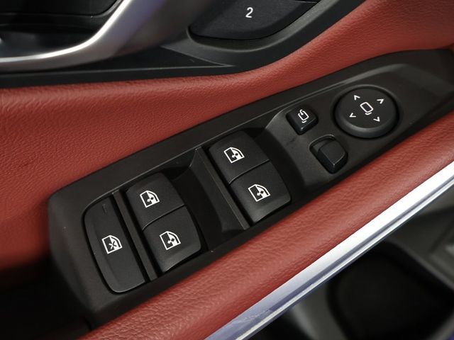 2023 BMW 3 Series 330i xDrive - 22975432 - 40