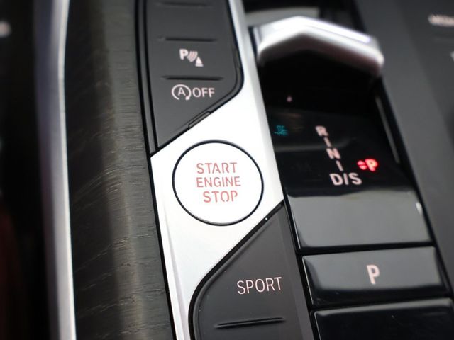 2023 BMW 3 Series 330i xDrive - 22975432 - 42