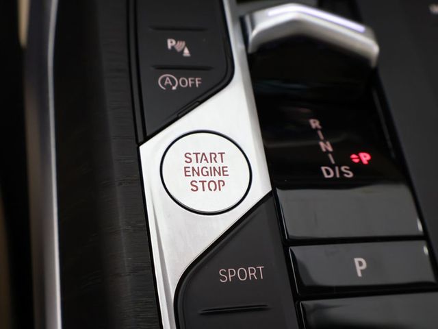 2023 BMW 3 Series 330i xDrive - 23011992 - 42