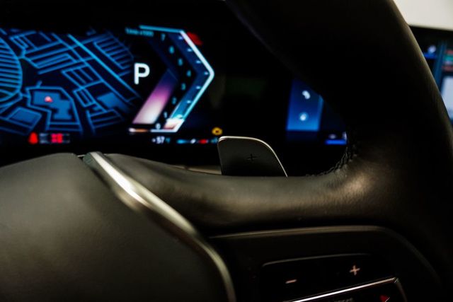 2023 BMW 3 Series 330i xDrive - 22988789 - 17